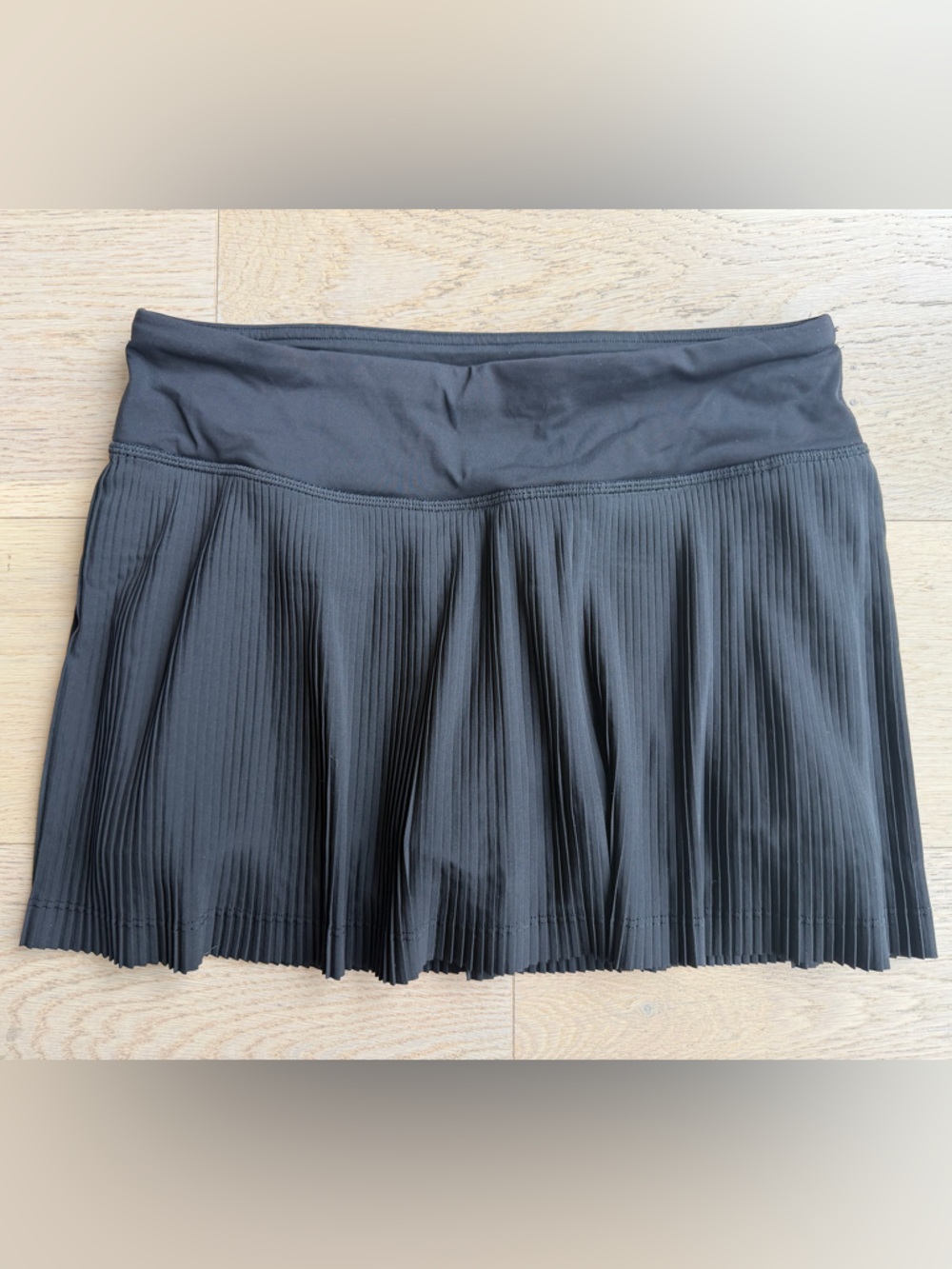 Lululemon Pleat to Street Skirt, Black Sz 4